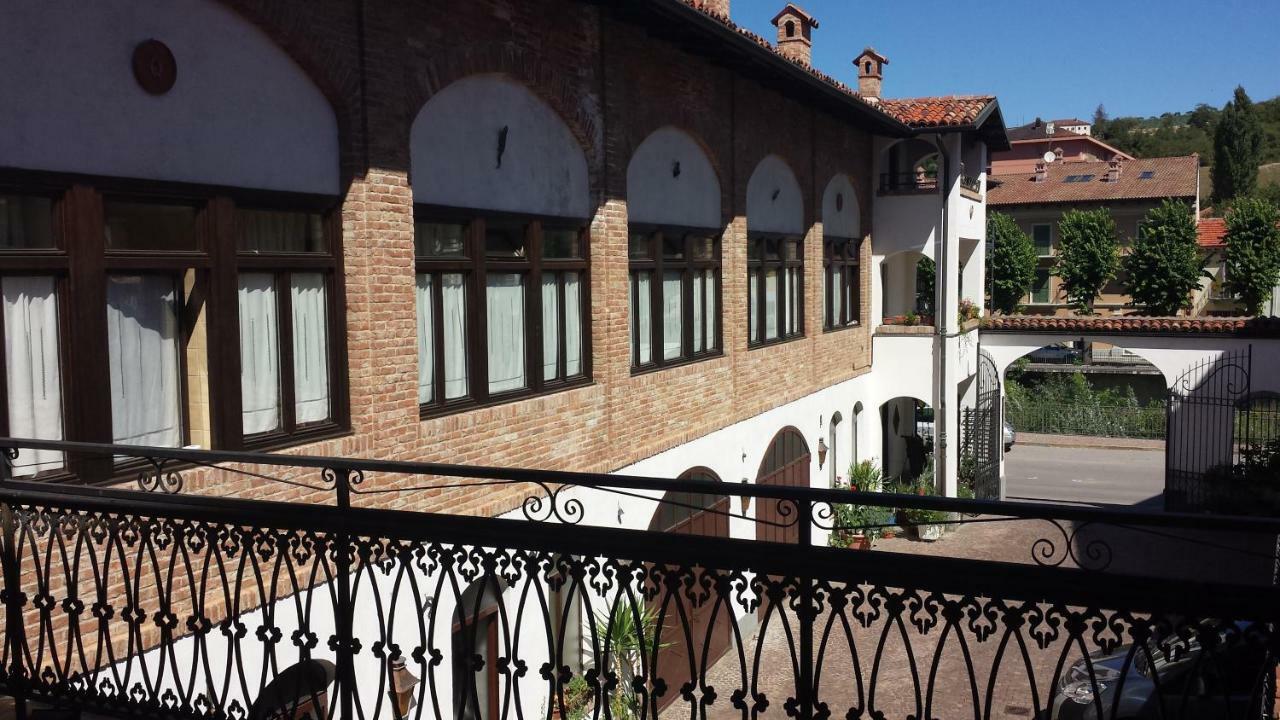 Albergo Leon D'Oro Dogliani Exterior foto